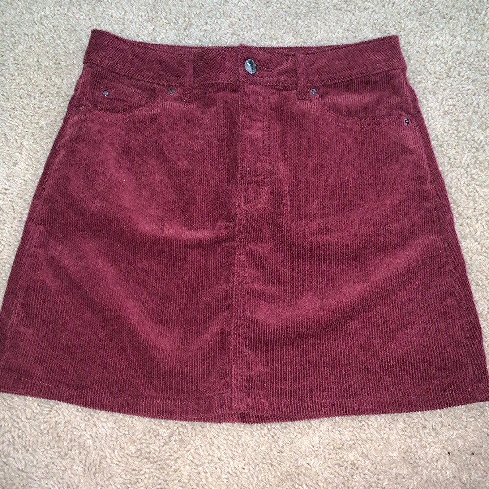 Burgundy ribbed skirt